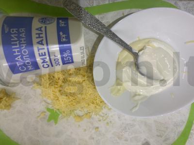 Baklažanai, įdaryti sūriu ir česnaku grietinės padaže Žingsnis 3