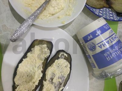 Baklažanai, įdaryti sūriu ir česnaku grietinės padaže Žingsnis 6