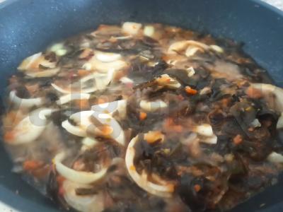 Ryžiai su jūros kopūstais ir lečo lėtoje viryklėje Žingsnis 4