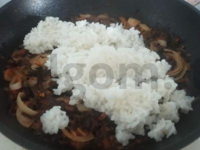 Ryžiai su jūros kopūstais ir lečo lėtoje viryklėje Žingsnis 5