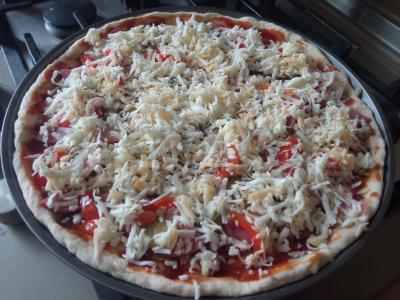 Pica „Barbekiu“ su sūrio rūkyta šonine Žingsnis 4