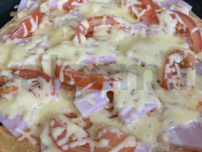 PP pica iš ryžių miltų su kumpiu pagrindine nuotrauka