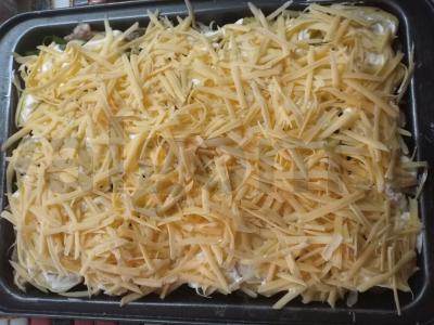 Vištiena, kepta ant svogūnų ir bulvių pagalvėlės Žingsnis 4