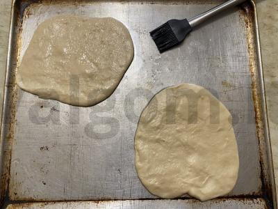 Traški, auksinės spalvos ir puri pica su pieno dešrelėmis Žingsnis 2