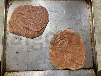 Traški, auksinės spalvos ir puri pica su pieno dešrelėmis Žingsnis 7