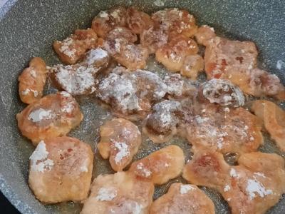 Žuvies ikrų užkandis keptuvėje Žingsnis 3