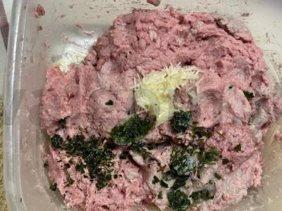 Česnakiniai mėsos dešrelės Žingsnis 2