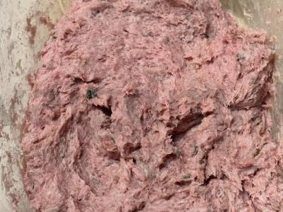 Česnakiniai mėsos dešrelės Žingsnis 3