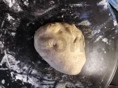 Sluoksniuotas tortas su bananais ir grietinėlėmis Žingsnis 1