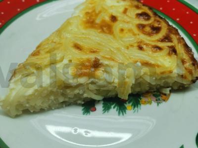 Makaronų pyragas kaip vaikų darželyje pagrindine nuotrauka