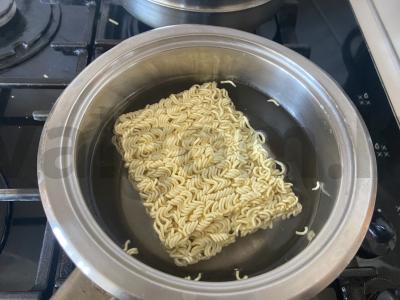 Pomidorų daržovių greito paruošimo makaronai pietums Žingsnis 1