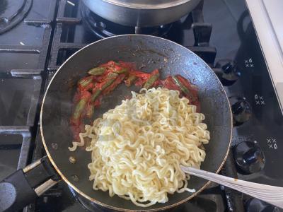 Pomidorų daržovių greito paruošimo makaronai pietums Žingsnis 8