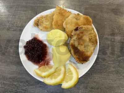 Vištiena su spanguolių uogiene pagrindine nuotrauka