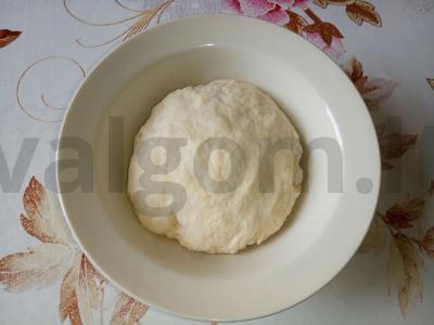 Koldūnai su vištienos faršu ir troškintomis kopūstais Žingsnis 3