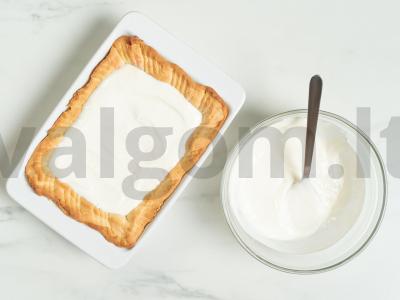 Spanguolių pyragas su grietine Žingsnis 7