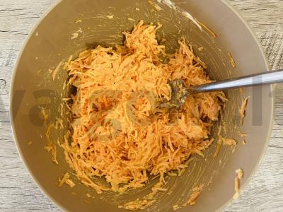 Salotas „Saulėtas“ su morkomis Žingsnis 2