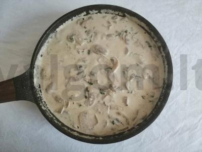 Sultingas jautienos steikas su kvapniu grietinėlės-grybų padažu Žingsnis 2