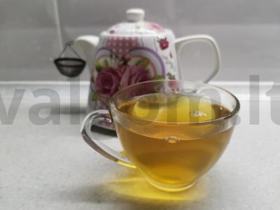 Žalioji arbata su serbentais ir mėtomis pagrindine nuotrauka