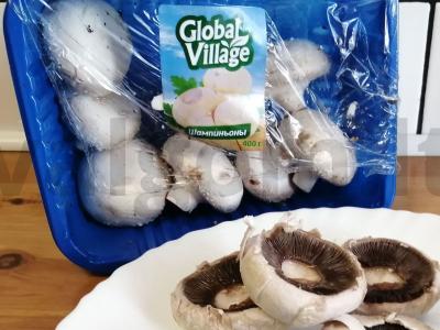 Įdaryti grybai „Sotūs“ Žingsnis 1