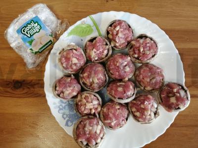 Įdaryti grybai „Sotūs“ Žingsnis 6