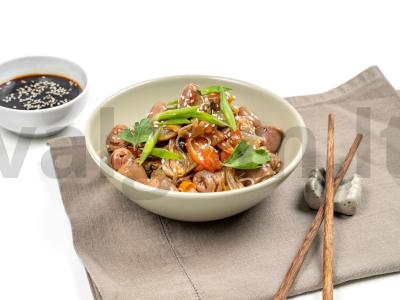 Vištienos širdelės su funčozomis pagrindine nuotrauka