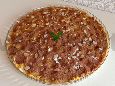 Biskvitinė kalva su kriaušėmis pagrindine nuotrauka