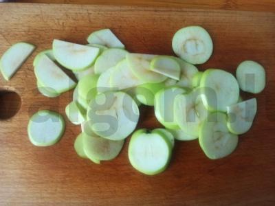 Obuolių traškučiai su cinamonu ir medumi Žingsnis 1