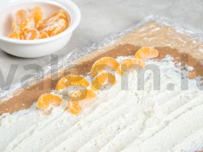 Sausainių ir varškės ritinys su mandarinų be kepimo Žingsnis 3