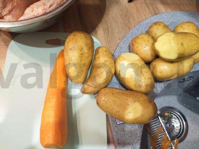 Vištienos šlaunelės su daržovėmis orkaitėje Žingsnis 2