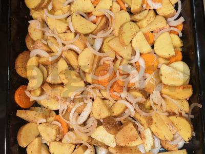 Vištienos šlaunelės su daržovėmis orkaitėje Žingsnis 3