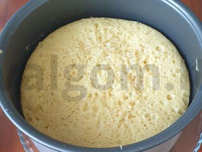 Šarlotė su karamelizuota plutele Žingsnis 6