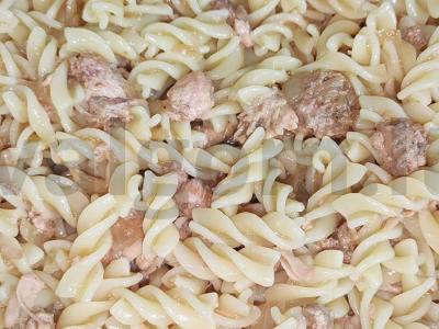 Makaronai su troškiniu ir šviežiais žalumynais Žingsnis 4