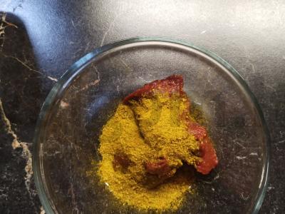 Vištienos šlaunelė su karčiu ir paprikomis Žingsnis 4