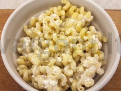 Makaronai su varške pagrindine nuotrauka