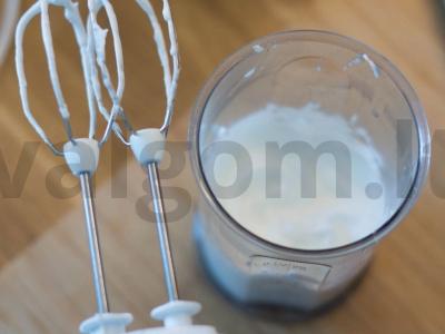 Klasikinis itališkas tiramisu Žingsnis 1