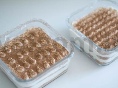 Klasikinis itališkas tiramisu pagrindine nuotrauka