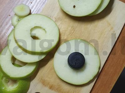 Obuoliai tešloje Žingsnis 1