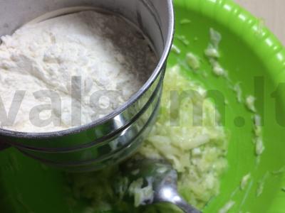 Kopūstų blynai su paprika Žingsnis 3