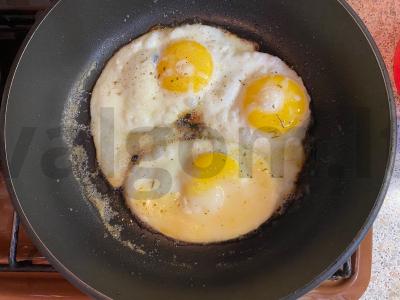 Avokado ir kiaušinio tostai ant baltos duonos Žingsnis 2