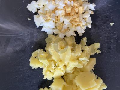 Salotos su pievagrybiais, daržovėmis ir dešrelėmis Žingsnis 2