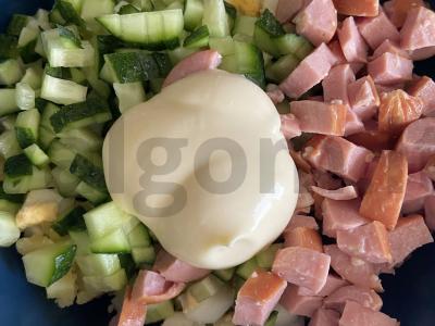 Salotos su pievagrybiais, daržovėmis ir dešrelėmis Žingsnis 3