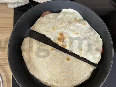 Tortilija su kiaušiniu, dešra ir šviežiais daržovėmis Žingsnis 5