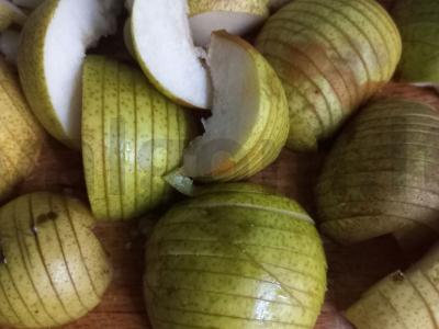 Pyragas su kriaušėmis ir dorblu sūriu Žingsnis 2