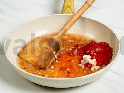 Makaronai su meatballs Žingsnis 8