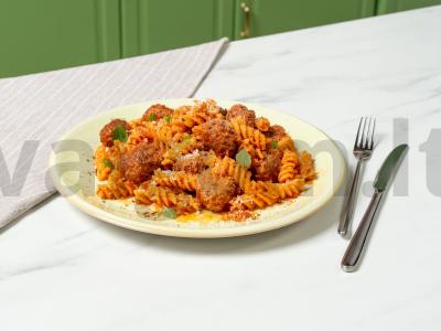 Makaronai su meatballs pagrindine nuotrauka