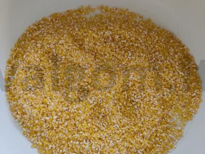 Kukurūzų košė su arbūzų uogiene ir obuolių actu Žingsnis 1