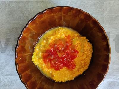 Kukurūzų košė su arbūzų uogiene ir obuolių actu pagrindine nuotrauka