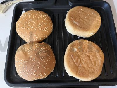 Namų gamybos vaikų burgeriai su vištienos kotletais Žingsnis 2