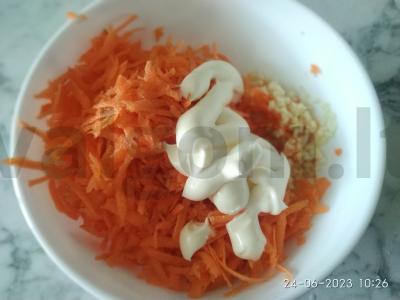 Aštrus morkų salotas Žingsnis 3