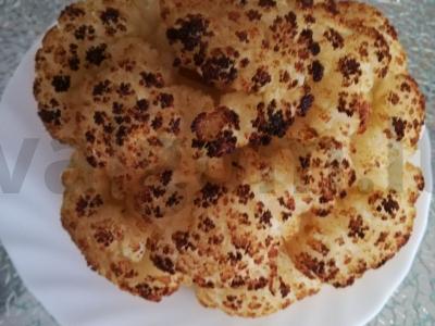 Iškepusi žiedinė kopūstė pagrindine nuotrauka